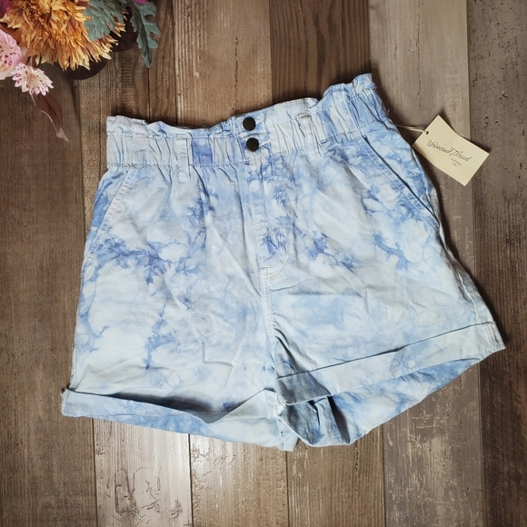 NWT Universal Thread Women's High Rise Denim Shorts Blue Tie Dye Size Small - Picture 13 of 16